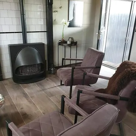 Casa di campagna Luxe Gastenkamer Met Living En Keuken Bij Friezen Paarden Stal Pellendijk *