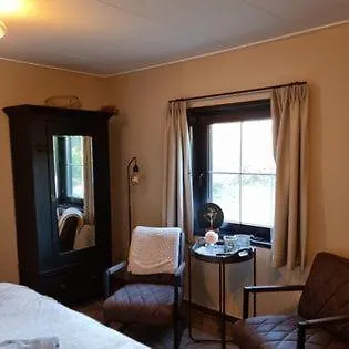 Luxe Gastenkamer Met Living En Keuken Bij Friezen Paarden Stal Pellendijk * Westendorp