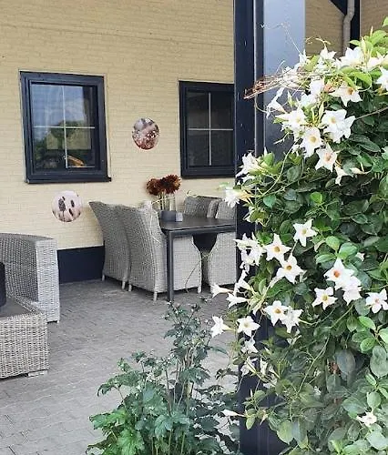 Country house Luxe Gastenkamer Met Living En Keuken Bij Friezen Paarden Stal Pellendijk