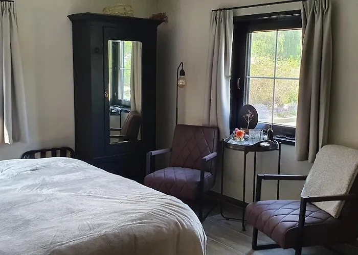 Landhuis Luxe Gastenkamer Met Living En Keuken Bij Friezen Paarden Stal Pellendijk