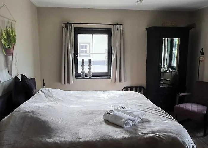 Luxe Gastenkamer Met Living En Keuken Bij Friezen Paarden Stal Pellendijk Landhuis Westendorp